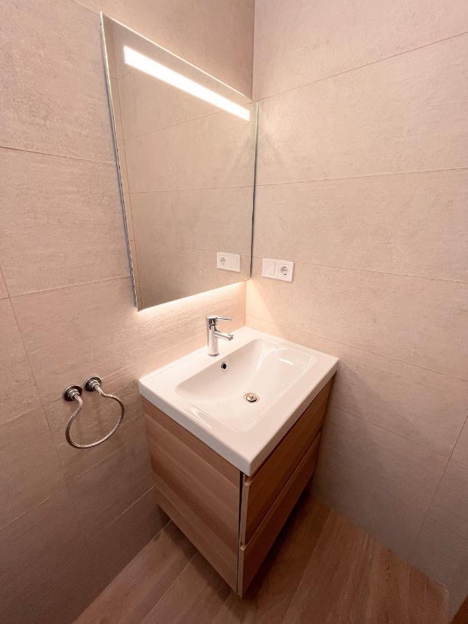 Habitacion En Vivienda Centrica Bilbao Apartment Exterior foto